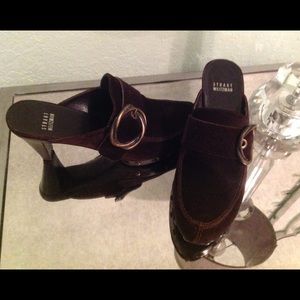 Stuart Weitzman Wanna Clogs